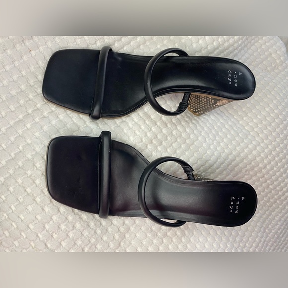 A new day snake heels - Picture 3 of 4